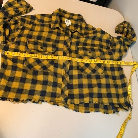 Urban Outfitters Cropped Flannel Button Down Shirt - Picture 11 of 13